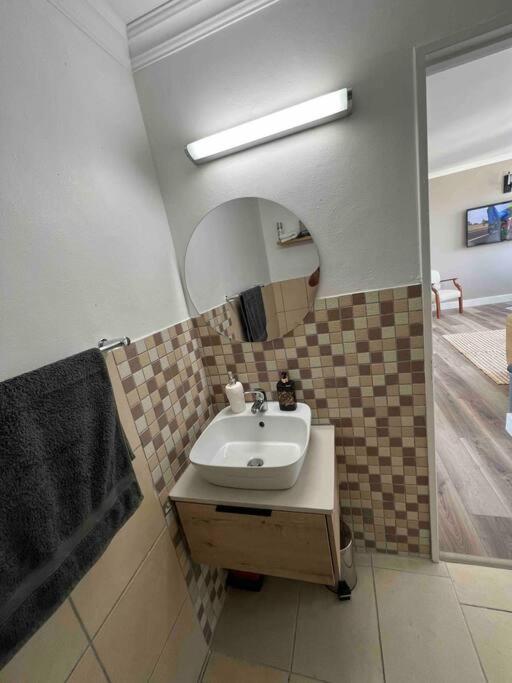 Modern, Trendy And Comfortable 2 Bedroom Apartment In Kapstaden Eksteriør billede