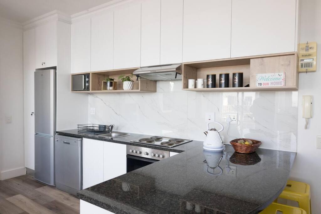 Modern, Trendy And Comfortable 2 Bedroom Apartment In Kapstaden Eksteriør billede