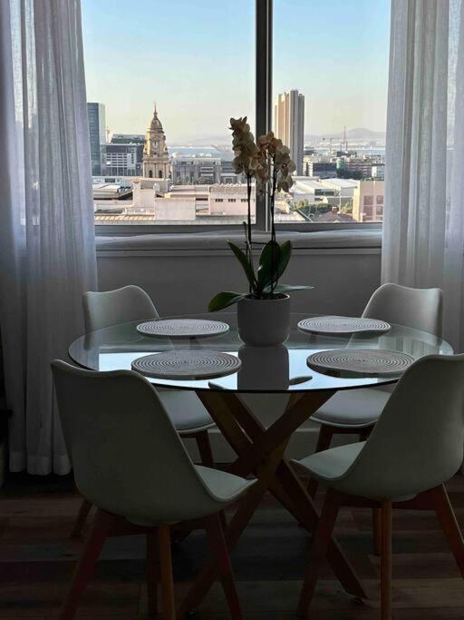 Modern, Trendy And Comfortable 2 Bedroom Apartment In Kapstaden Eksteriør billede