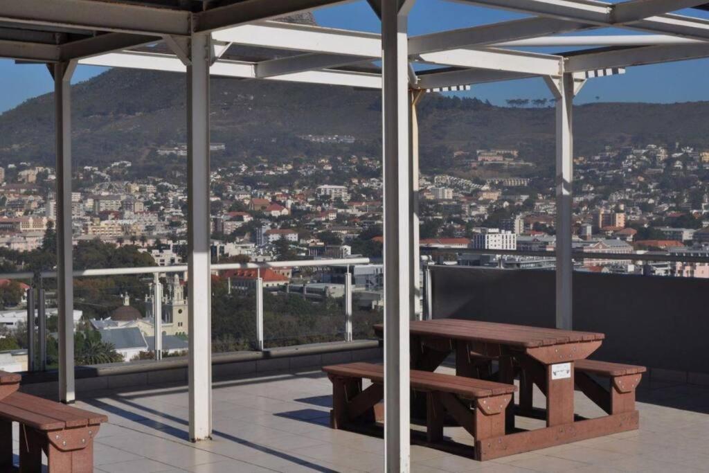Modern, Trendy And Comfortable 2 Bedroom Apartment In Kapstaden Eksteriør billede